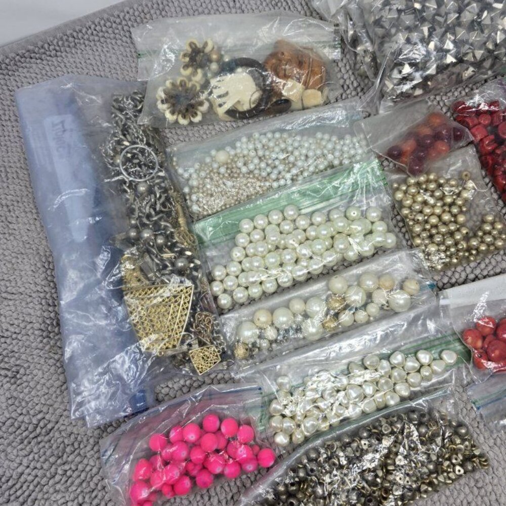 5 LB Jewelry Making Destash Lot Beads Findings Vintage Parts Pearls Charms Craft